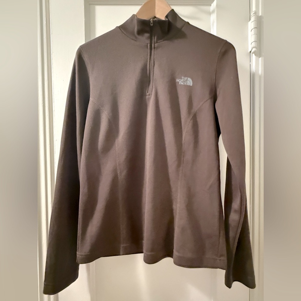 The North Face Women's Brown Long Sleeve Quarter Zip Vapor Wick Top